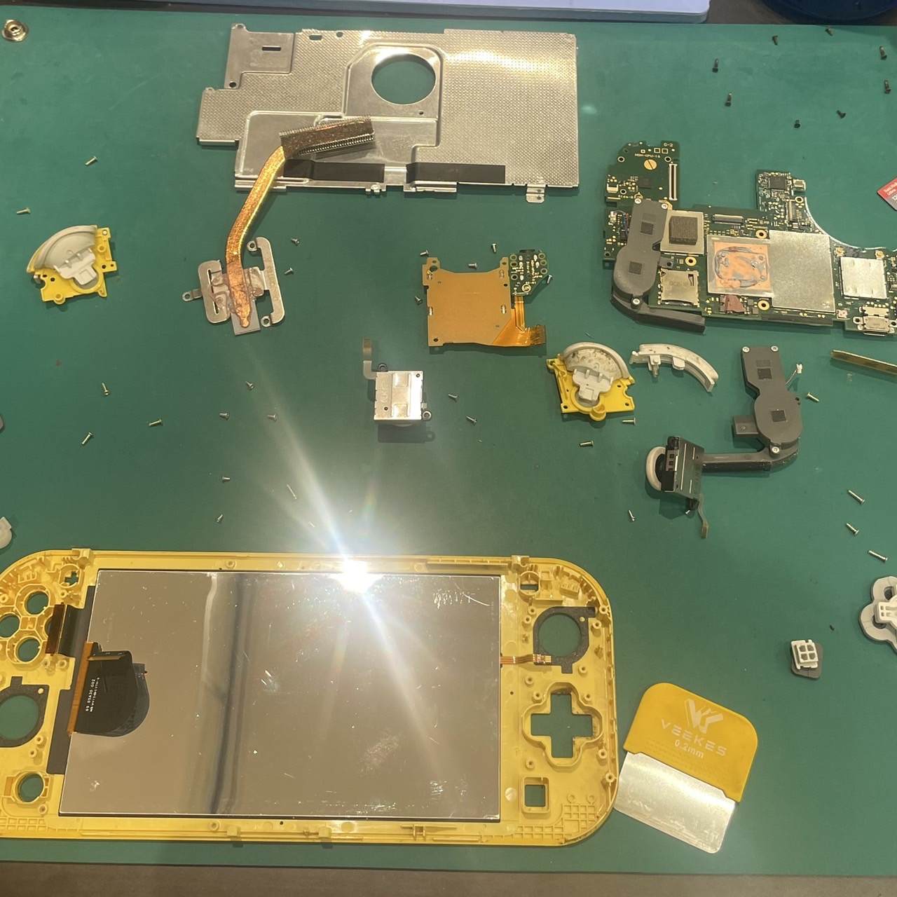 【修理事例】Nintendo Switch Liteの液晶交換を行いました｜