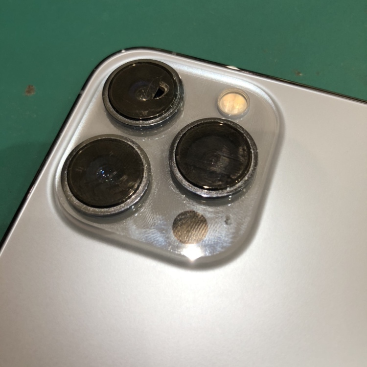 【iPhone 13 Pro】カメラガラス割れに注意！修理のプロが徹底解説【さいたま市からのご来店】