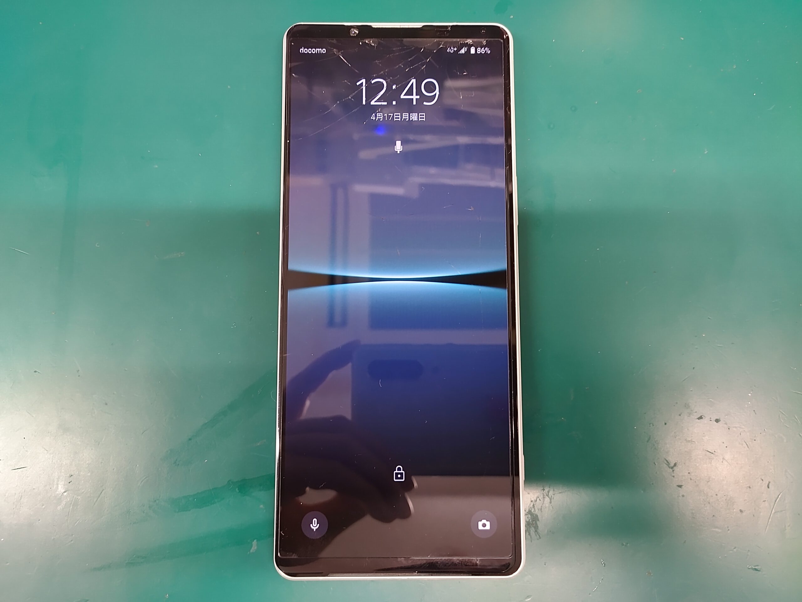 【Xperia 1 III 画面修理】バキバキの画面割れもデータそのまま新品同様に！
