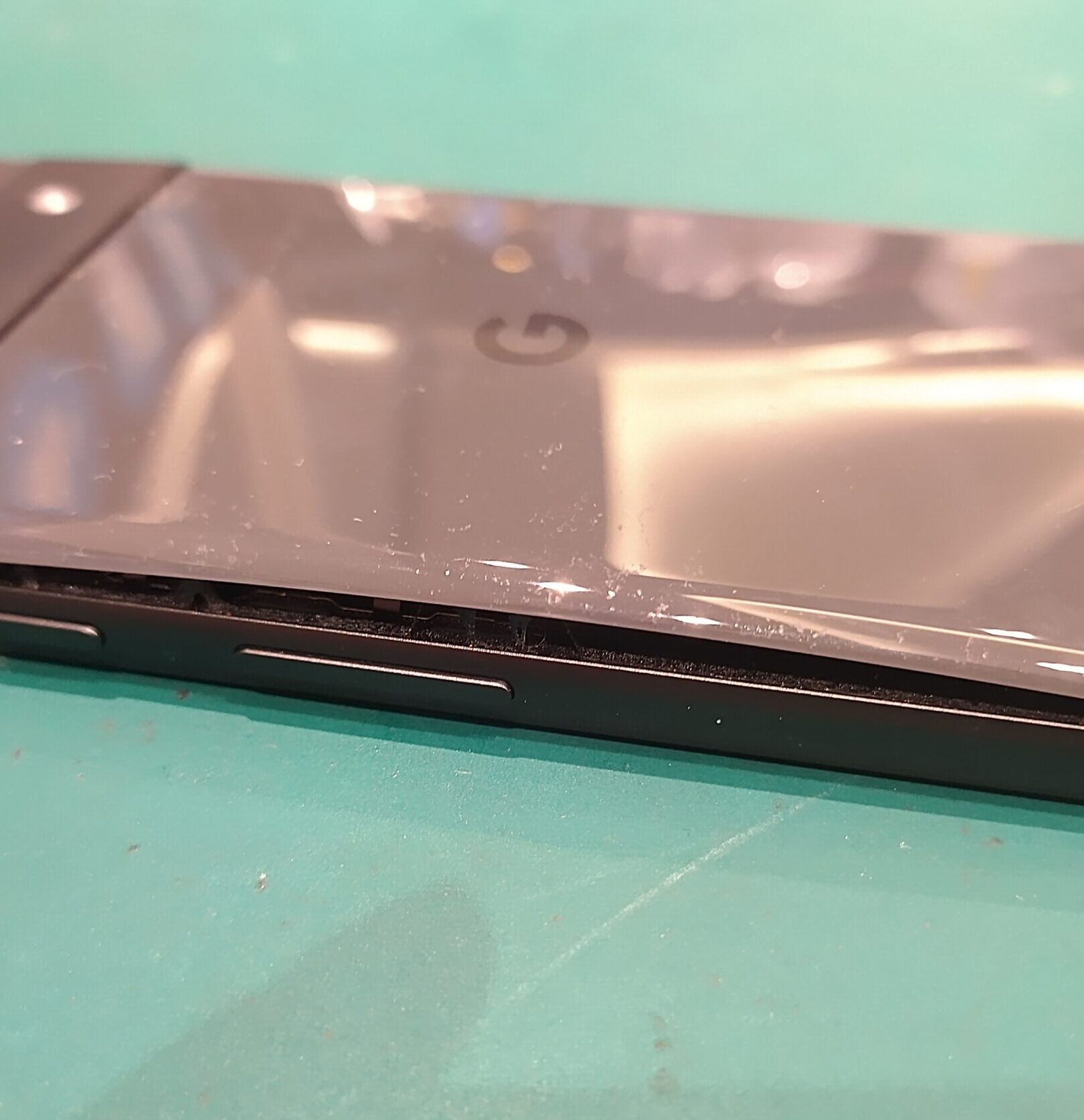 【Google Pixel】バッテリーが膨らんで背面が浮いてきた…！？